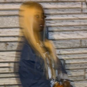 Meet your Posher, Desiree